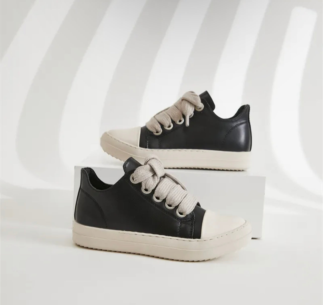 Low top fashion sneakers